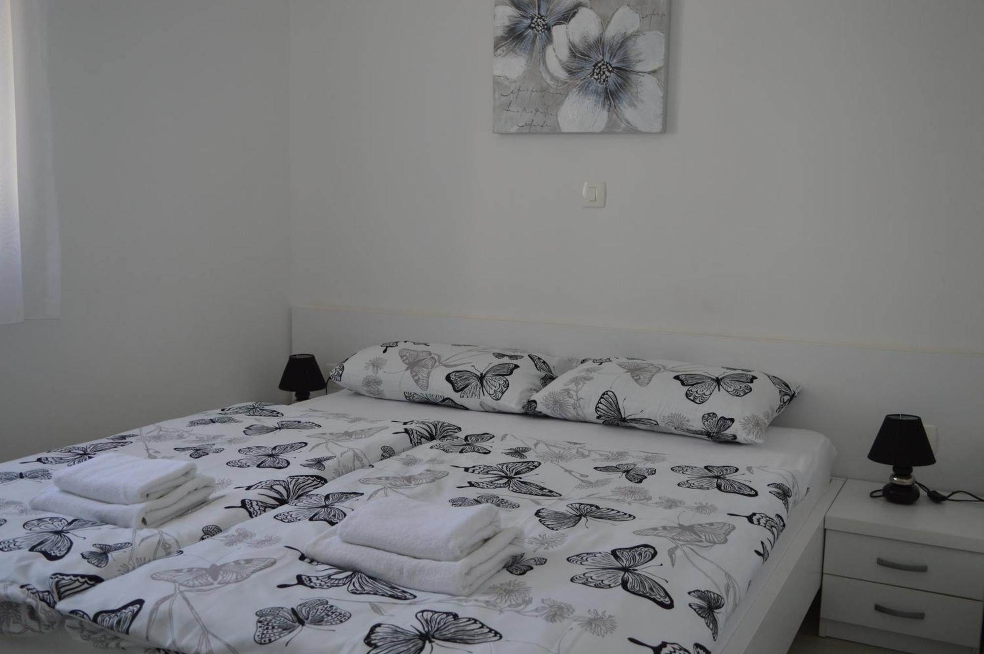 Apartments Lea Хвар Екстер'єр фото